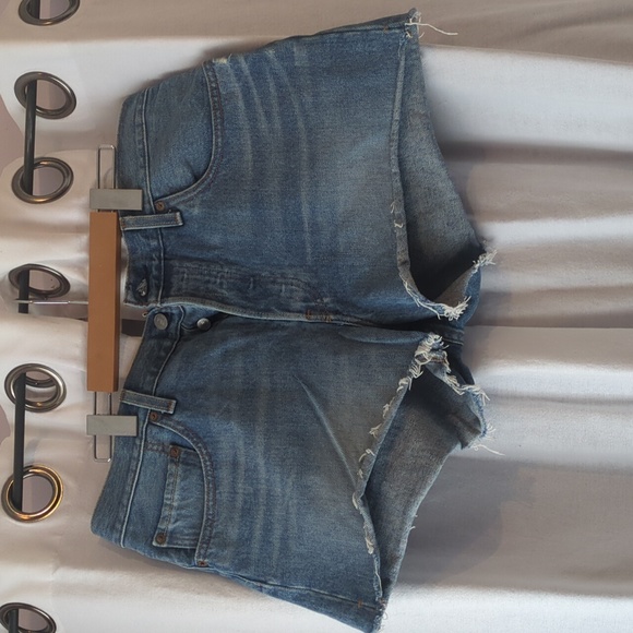 Levi 501 Shorts - Picture 3 of 6